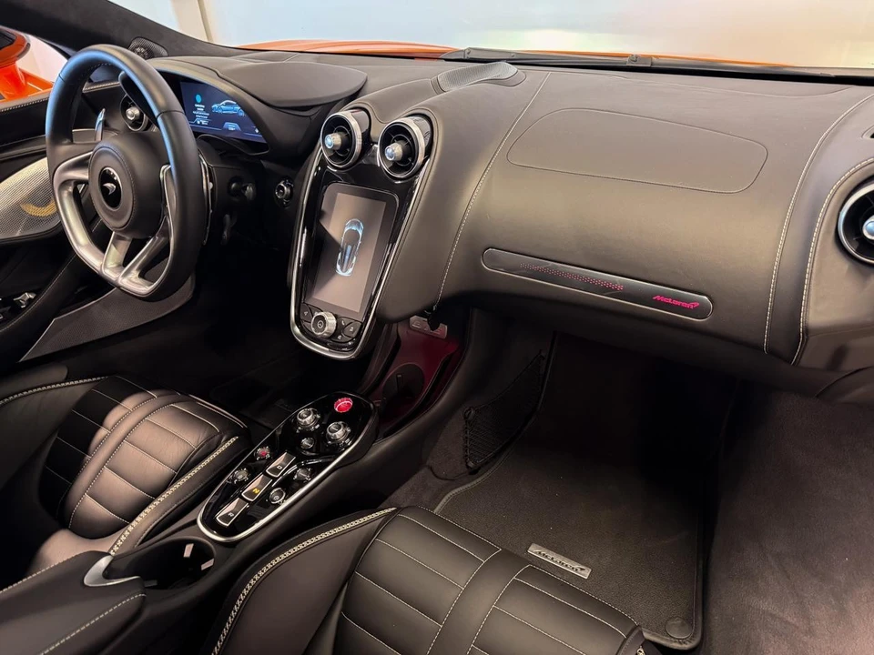 2025 McLaren GT - Image 12 of 21