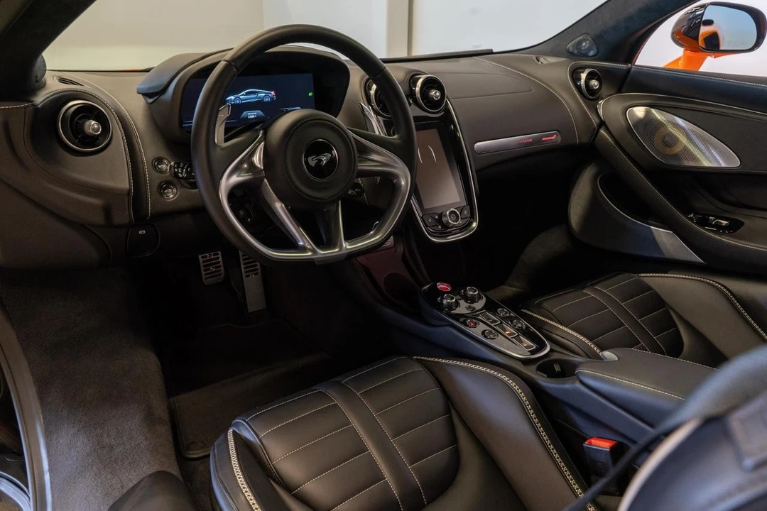 2025 McLaren GT - Image 3 of 21