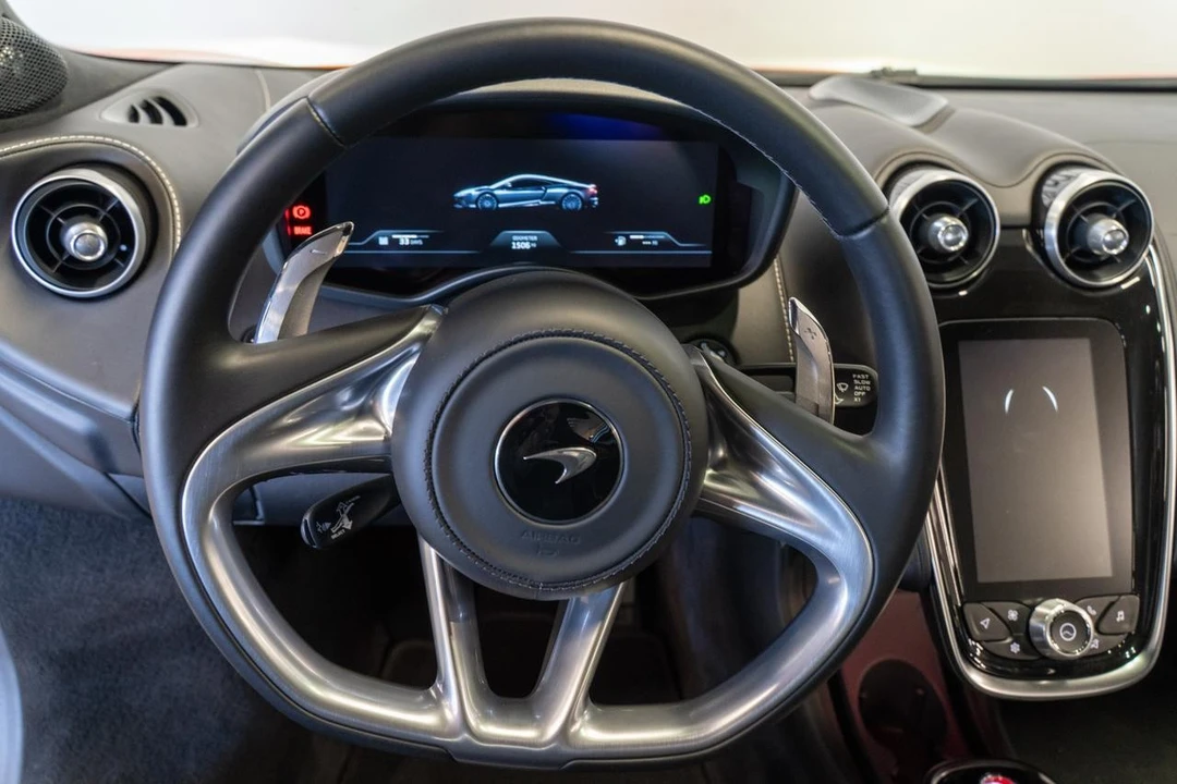 2025 McLaren GT - Image 6 of 21