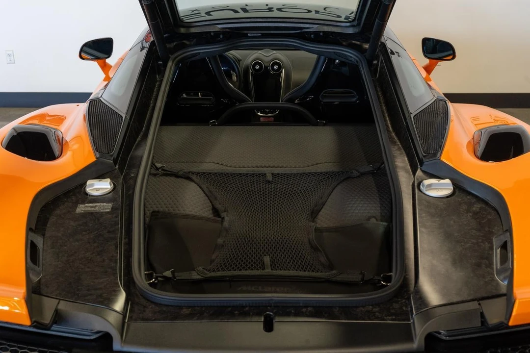 2025 McLaren GT - Image 13 of 21