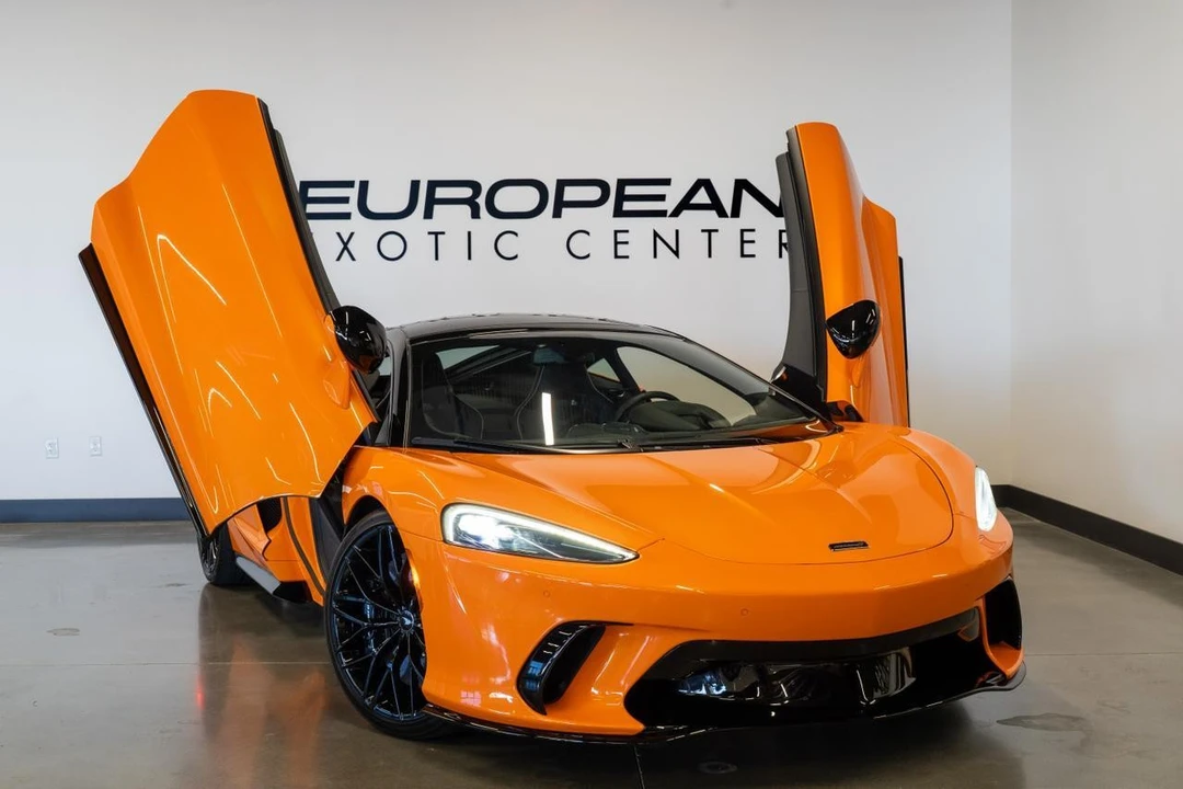 2025 McLaren GT - Image 2 of 21