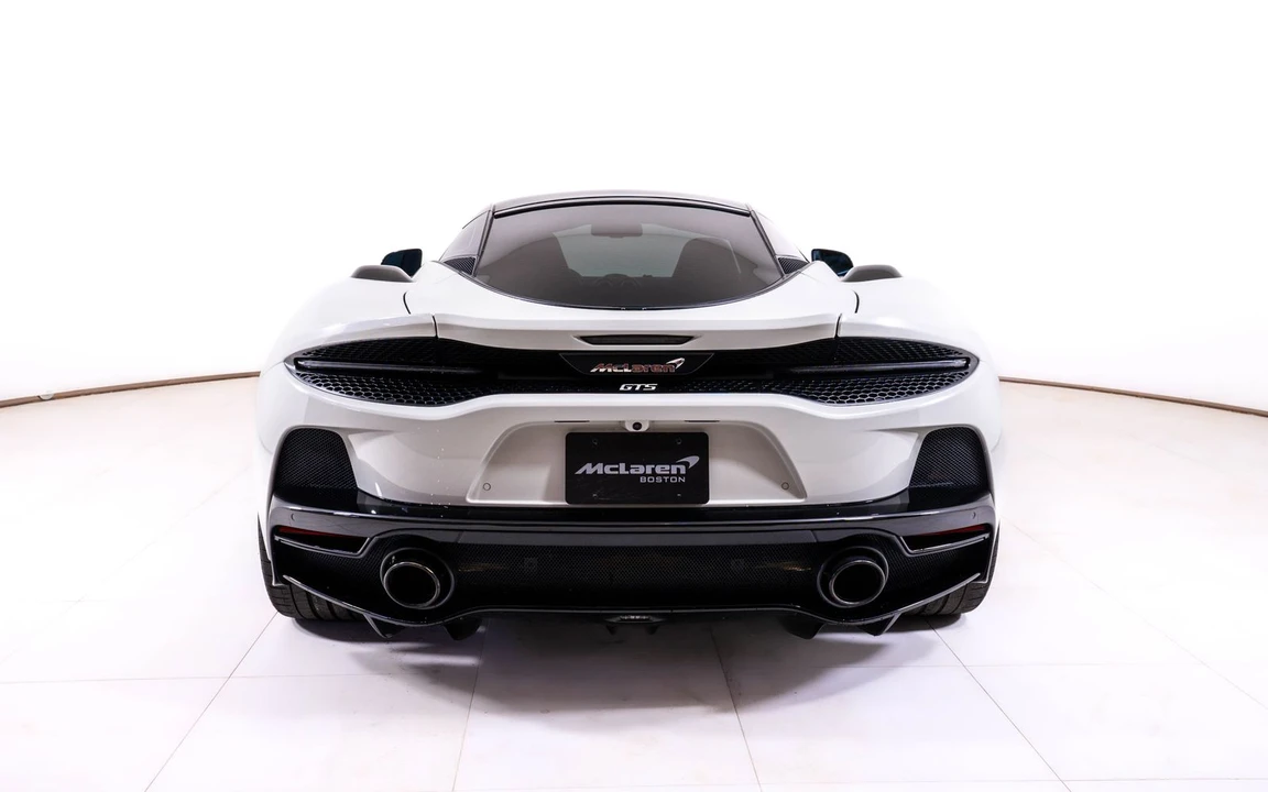 2025 McLaren GT - Image 4 of 24
