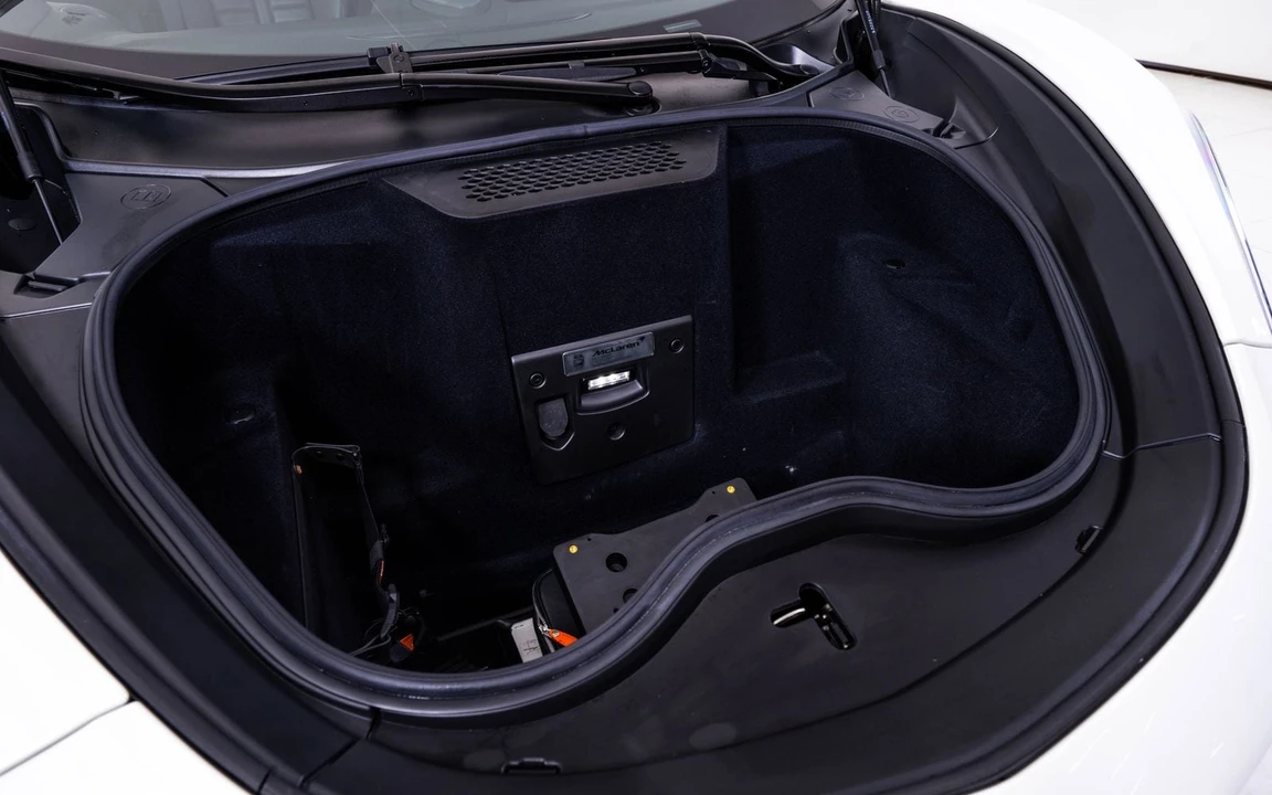 2025 McLaren GT - Image 24 of 24