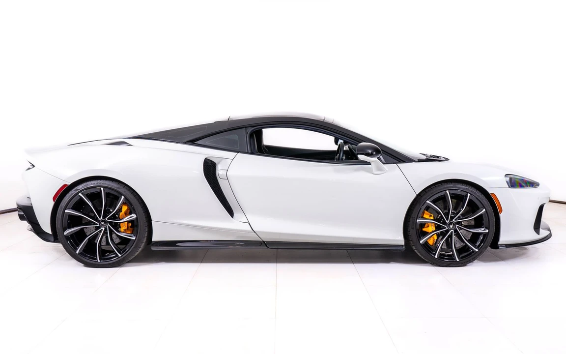 2025 McLaren GT - Image 6 of 24