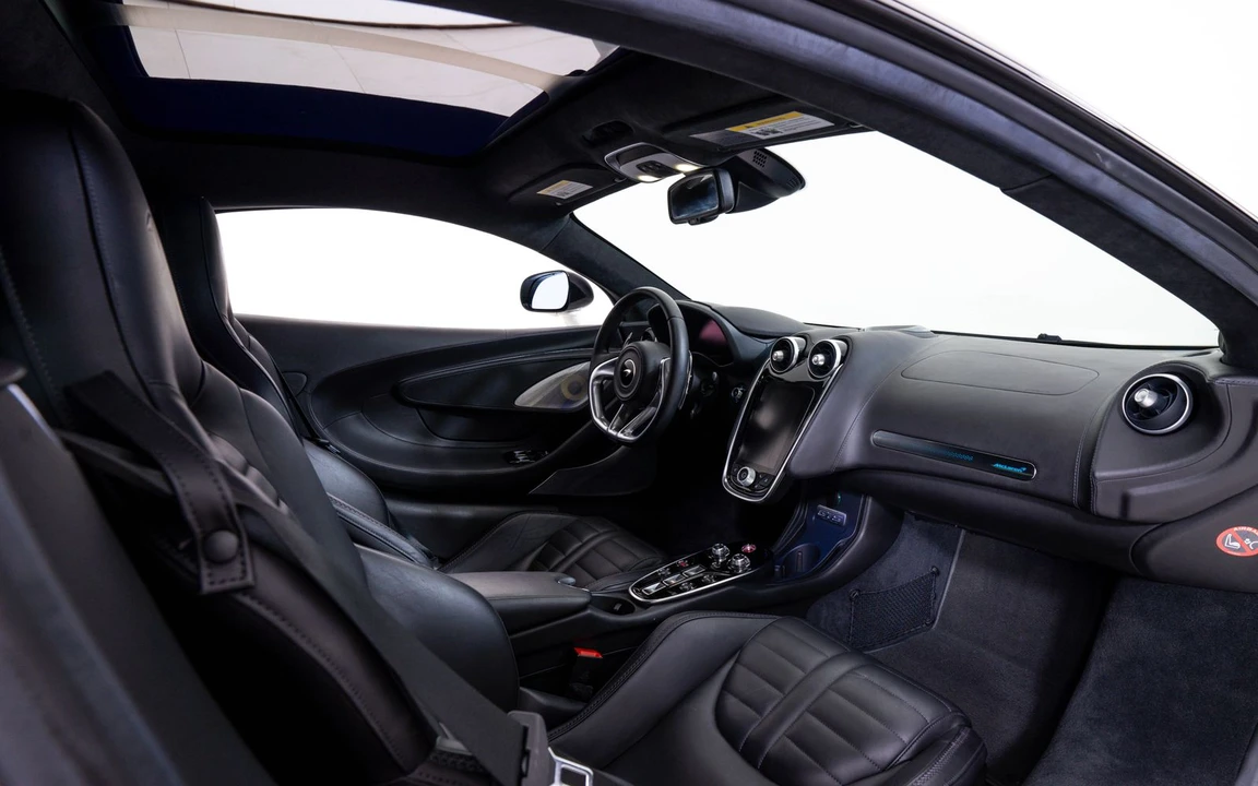 2025 McLaren GT - Image 21 of 24