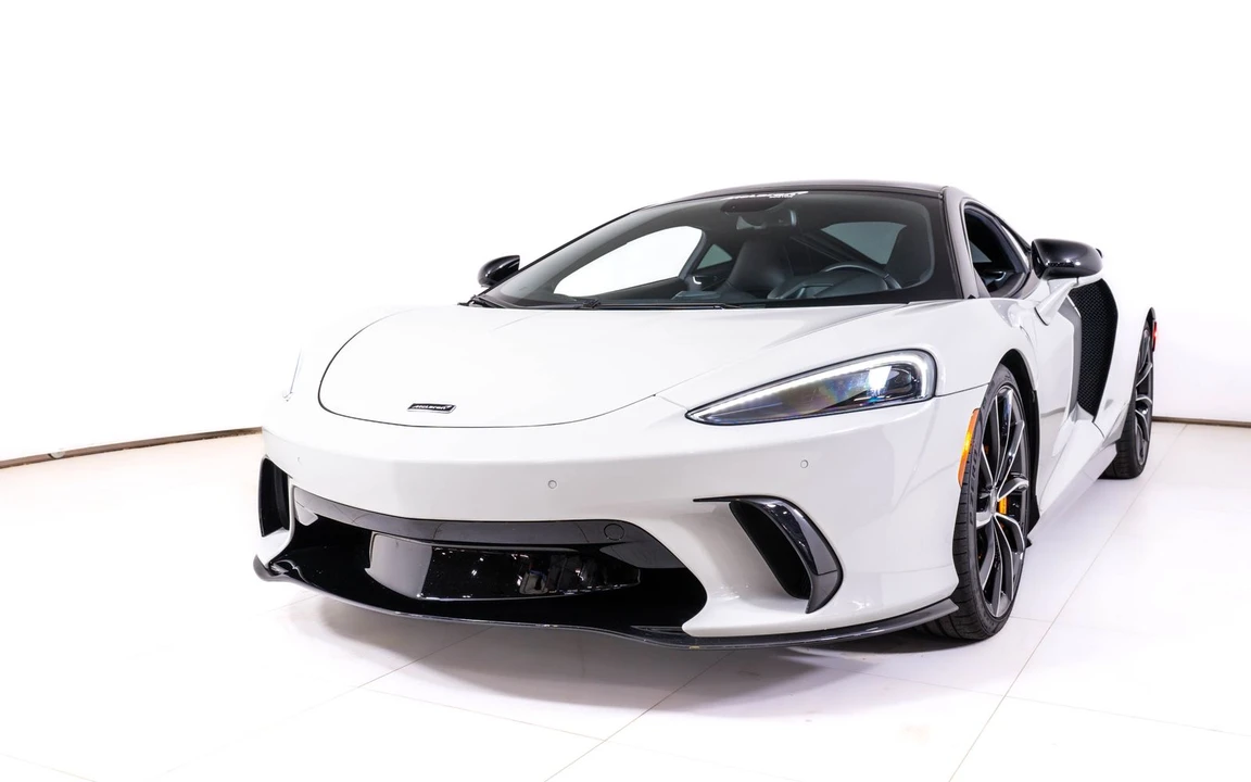 2025 McLaren GT - Image 10 of 24