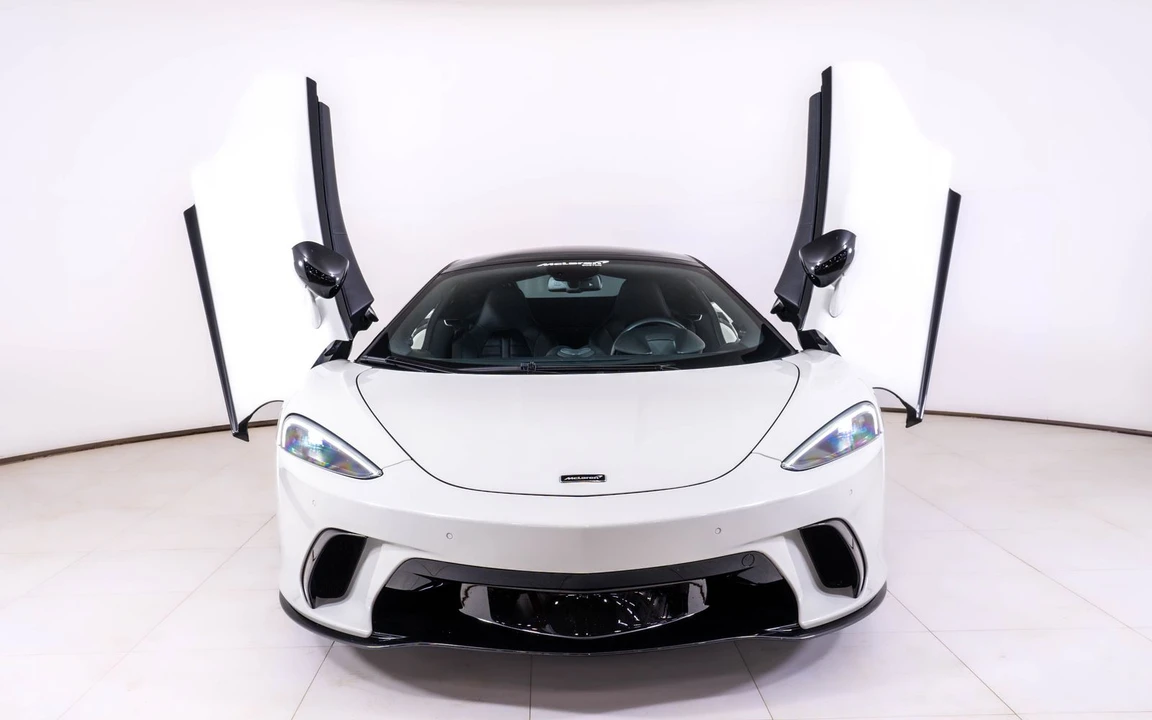 2025 McLaren GT - Image 9 of 24