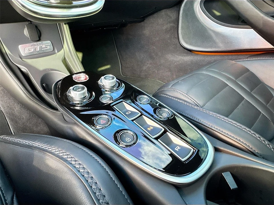 2025 McLaren GT - Image 19 of 21