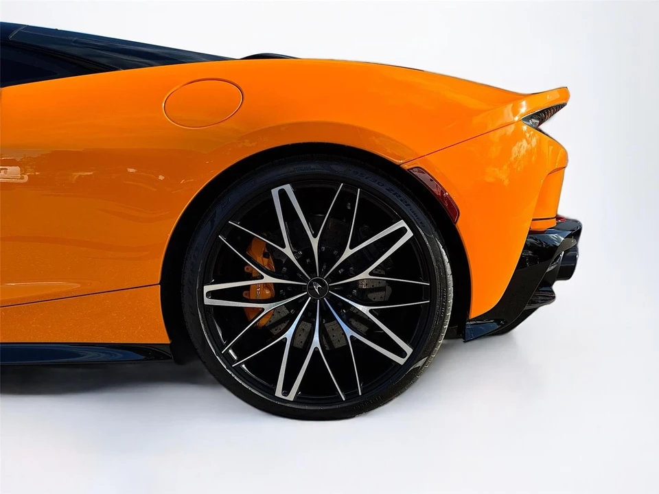 2025 McLaren GT - Image 9 of 21