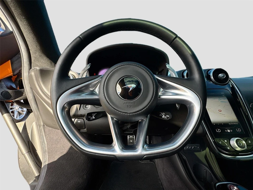 2025 McLaren GT - Image 20 of 21