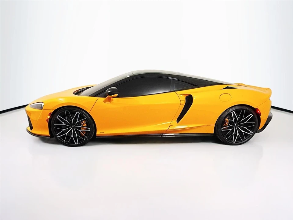 2025 McLaren GT - Image 24 of 31