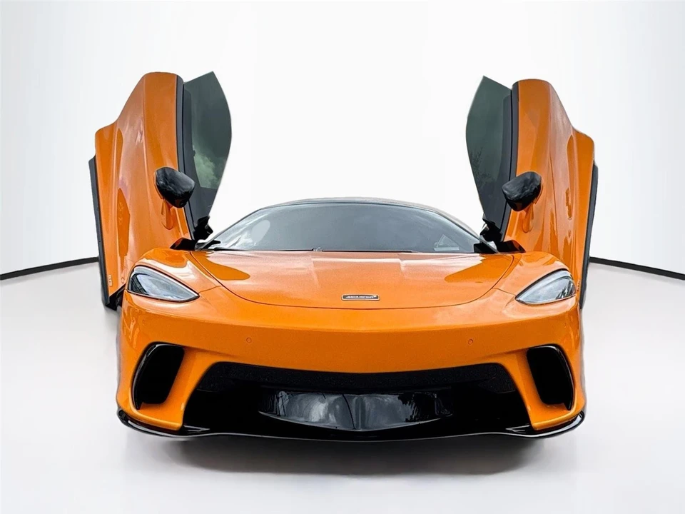 2025 McLaren GT - Image 2 of 21