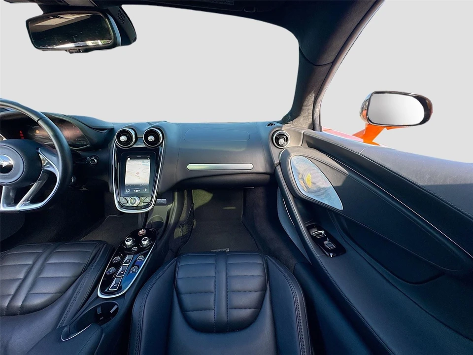 2025 McLaren GT - Image 13 of 21