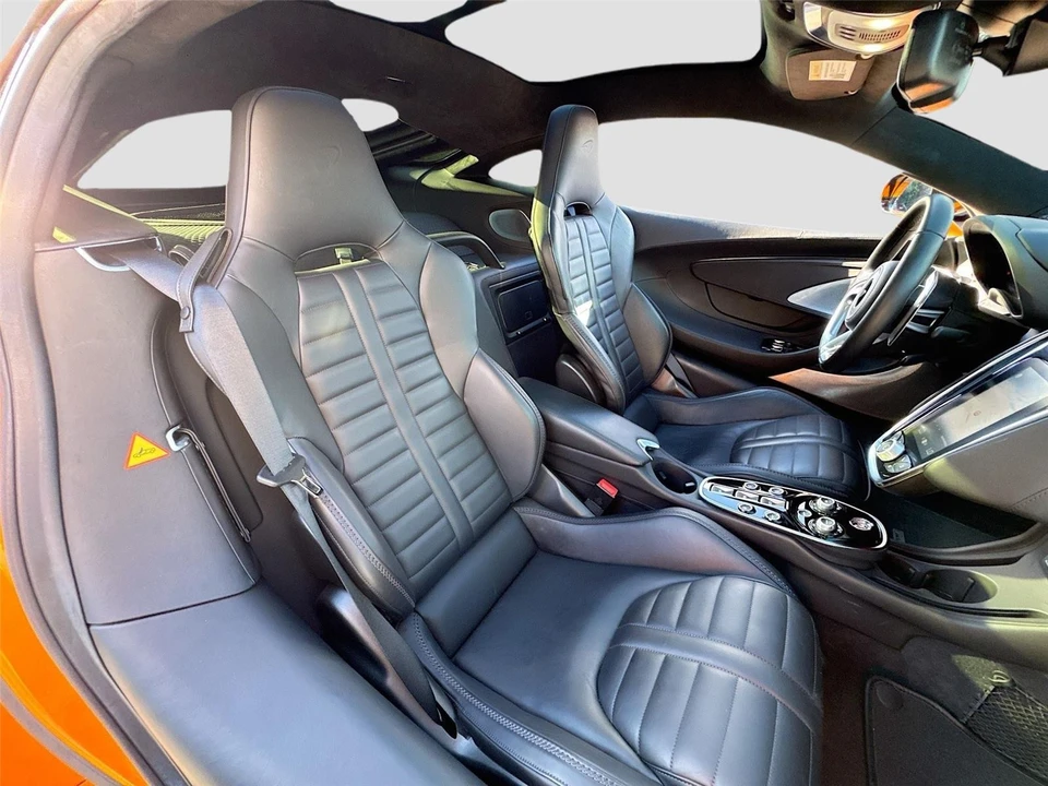 2025 McLaren GT - Image 12 of 21