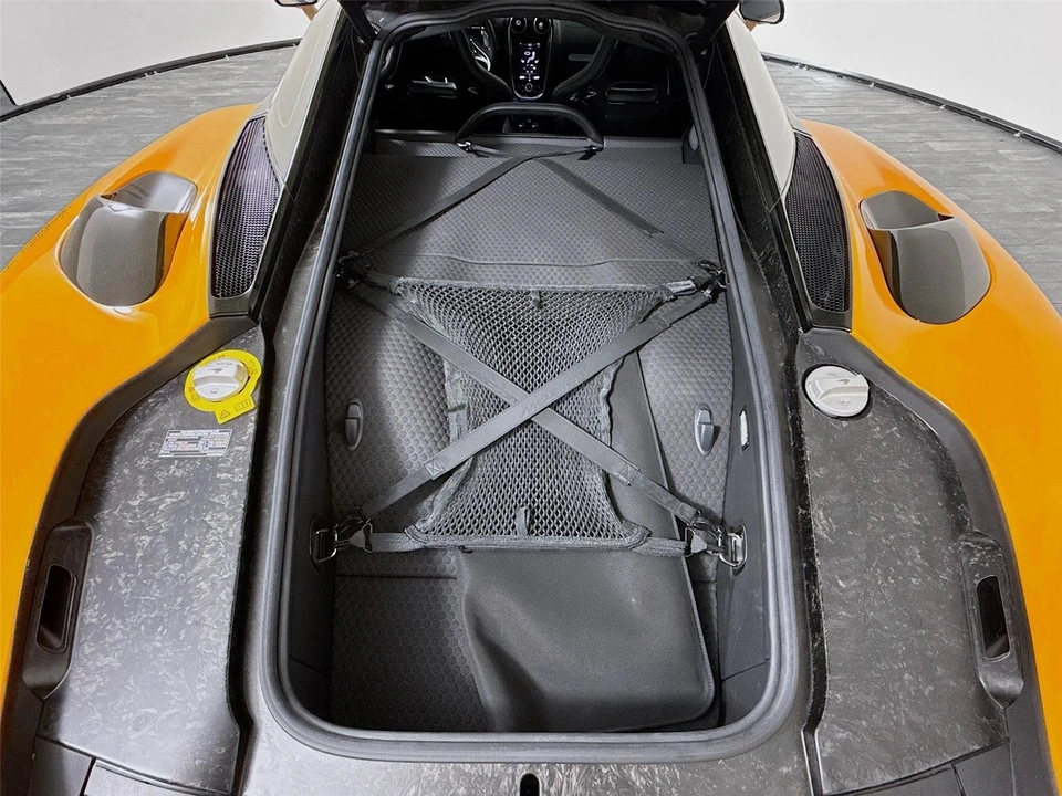 2025 McLaren GT - Image 17 of 21