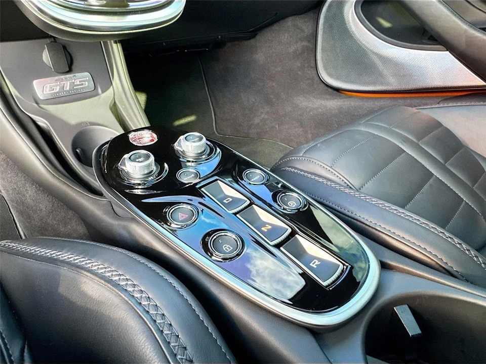 2025 McLaren GT - Image 19 of 21