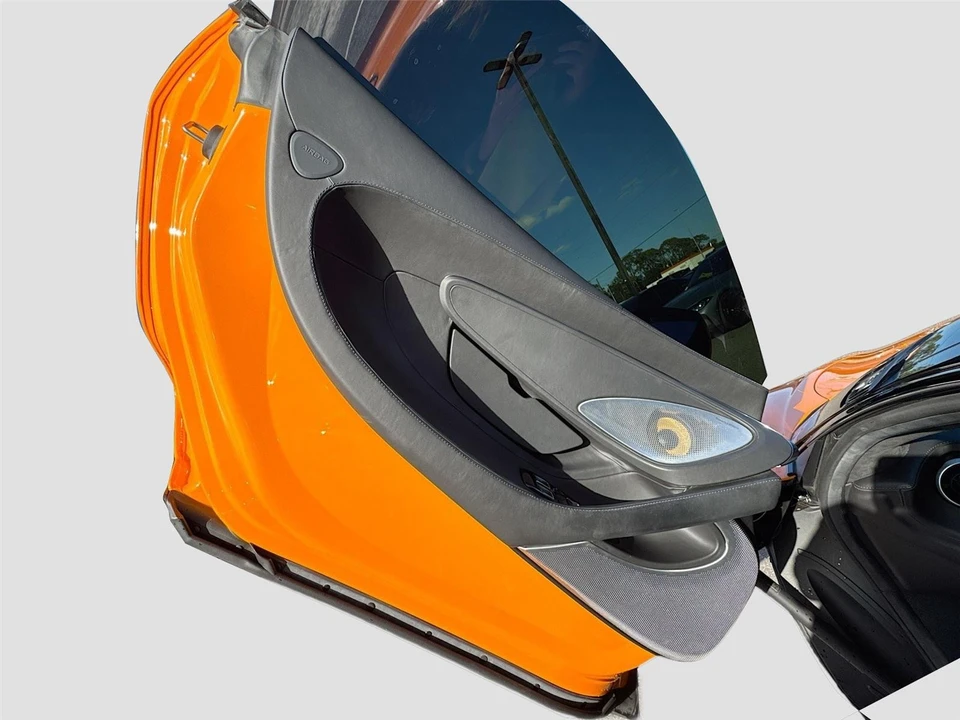 2025 McLaren GT - Image 10 of 21
