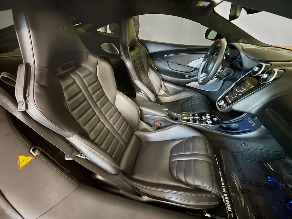 2025 McLaren GT - Image 19 of 21