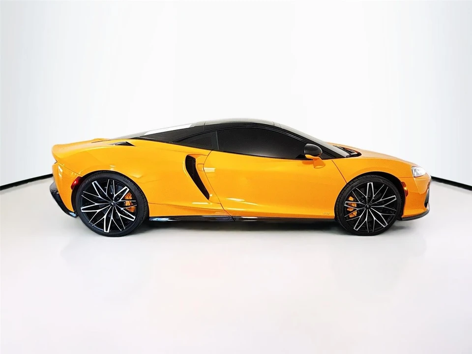 2025 McLaren GT - Image 28 of 31