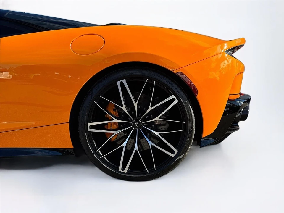 2025 McLaren GT - Image 20 of 21