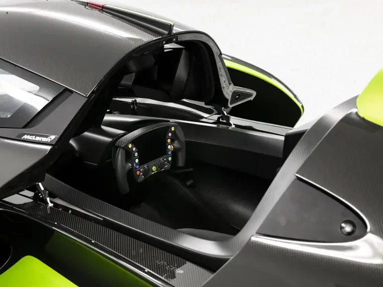 2025 McLaren Solus GT - Image 13 of 31