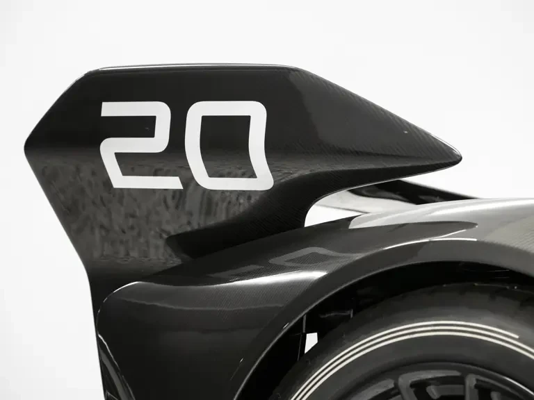 2025 McLaren Solus GT - Image 27 of 31