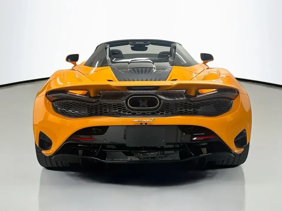 2025 McLaren 750S Spider - Image 7 of 12