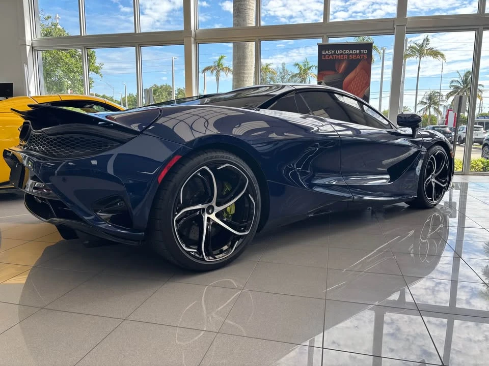 2025 McLaren 750S - Image 6 of 7