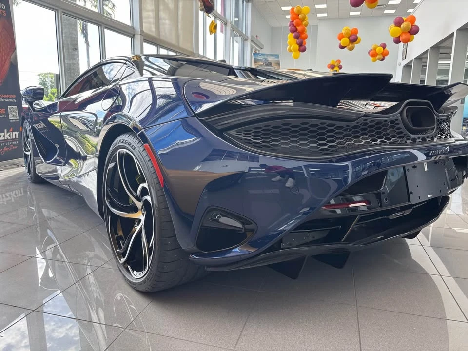 2025 McLaren 750S - Image 3 of 7