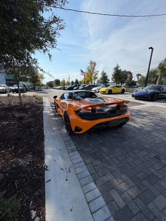 2025 McLaren 750S - Image 3 of 6