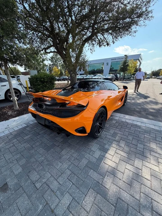 2025 McLaren 750S - Image 4 of 6
