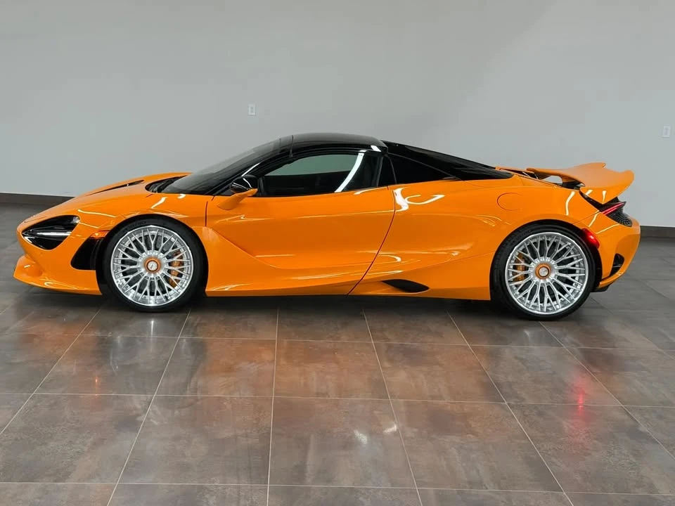 2025 McLaren 750S Spider - Image 8 of 20