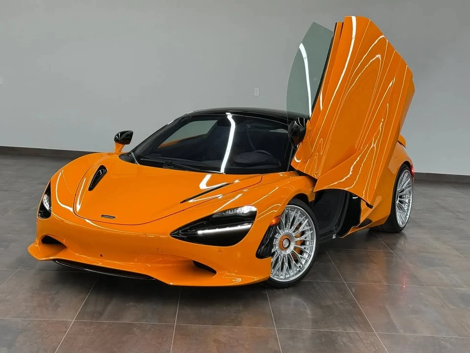2025 McLaren 750S Spider - Image 4 of 20