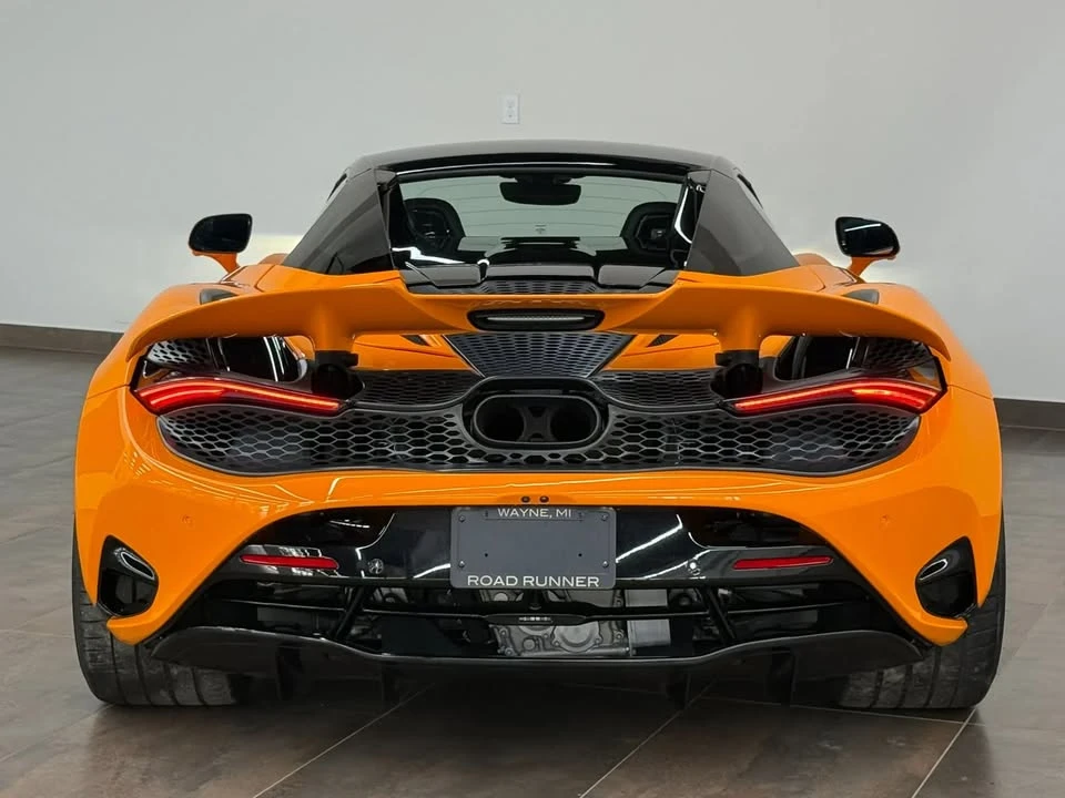 2025 McLaren 750S Spider - Image 15 of 20