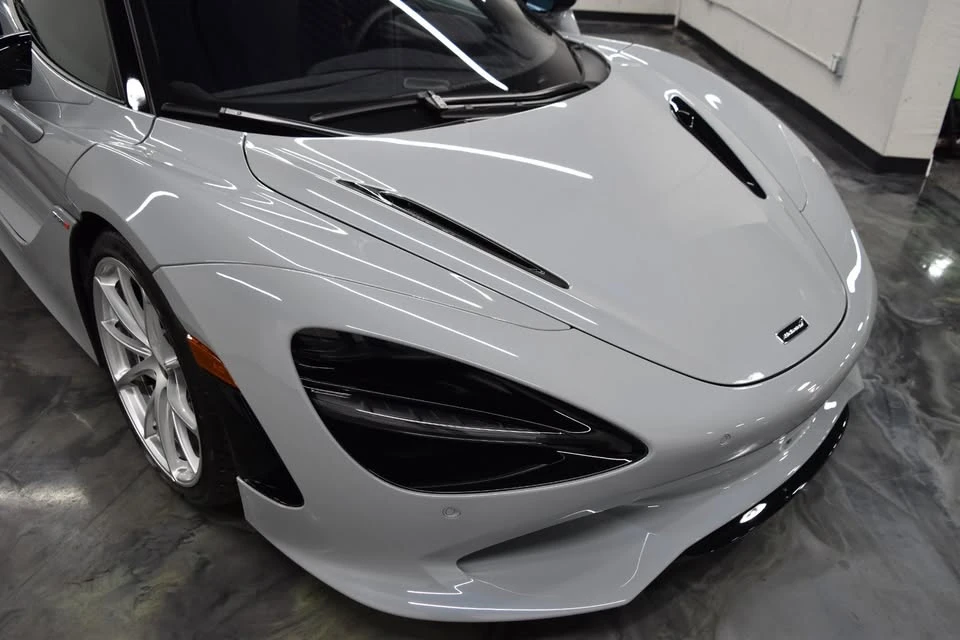 2025 McLaren 750S - Image 13 of 20
