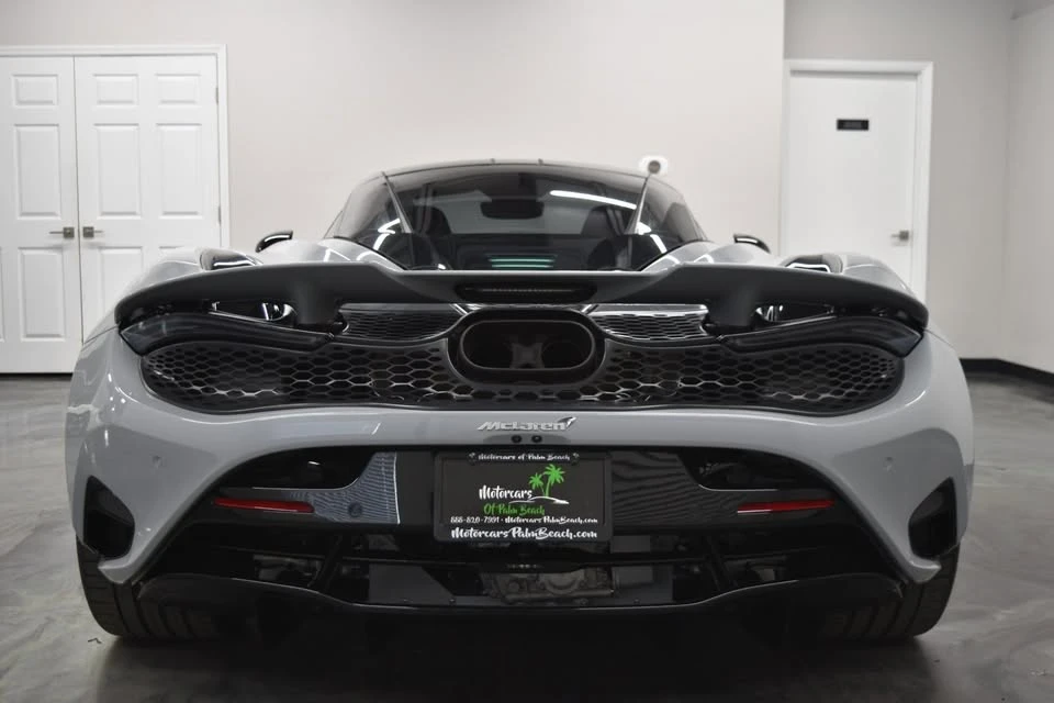 2025 McLaren 750S - Image 8 of 20