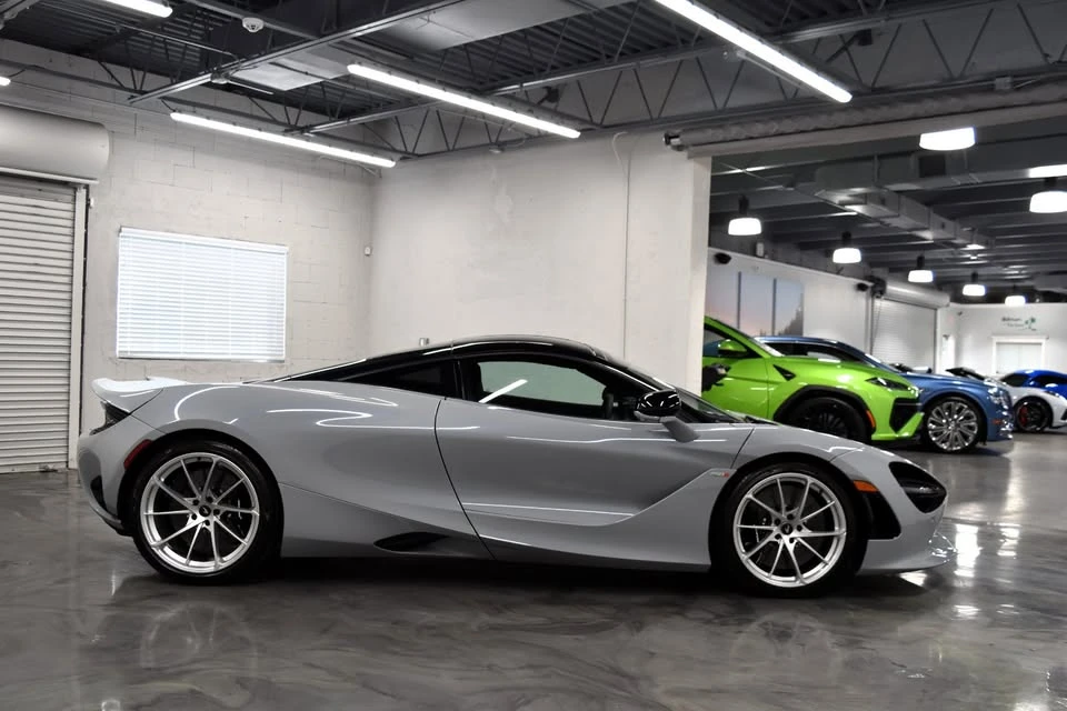 2025 McLaren 750S - Image 11 of 20