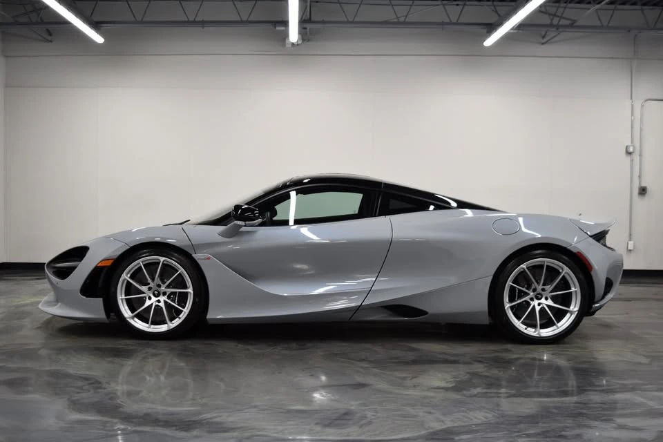 2025 McLaren 750S - Image 6 of 20