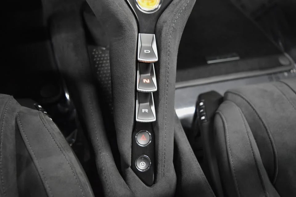 2025 McLaren 750S - Image 20 of 20