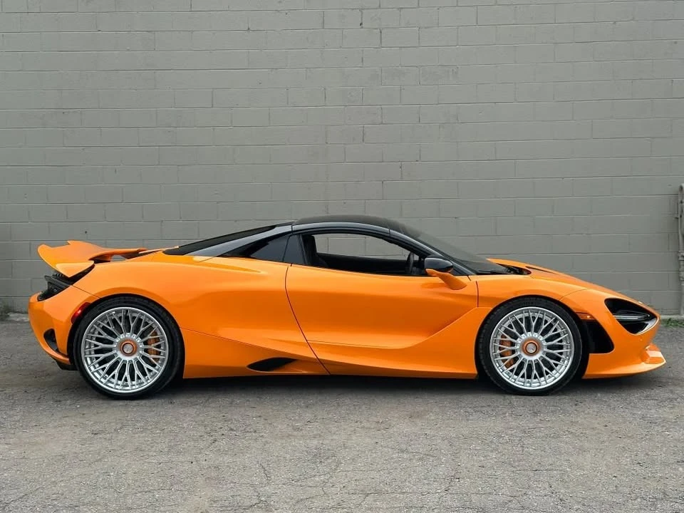 2025 McLaren 750S Coupe - Image 6 of 7
