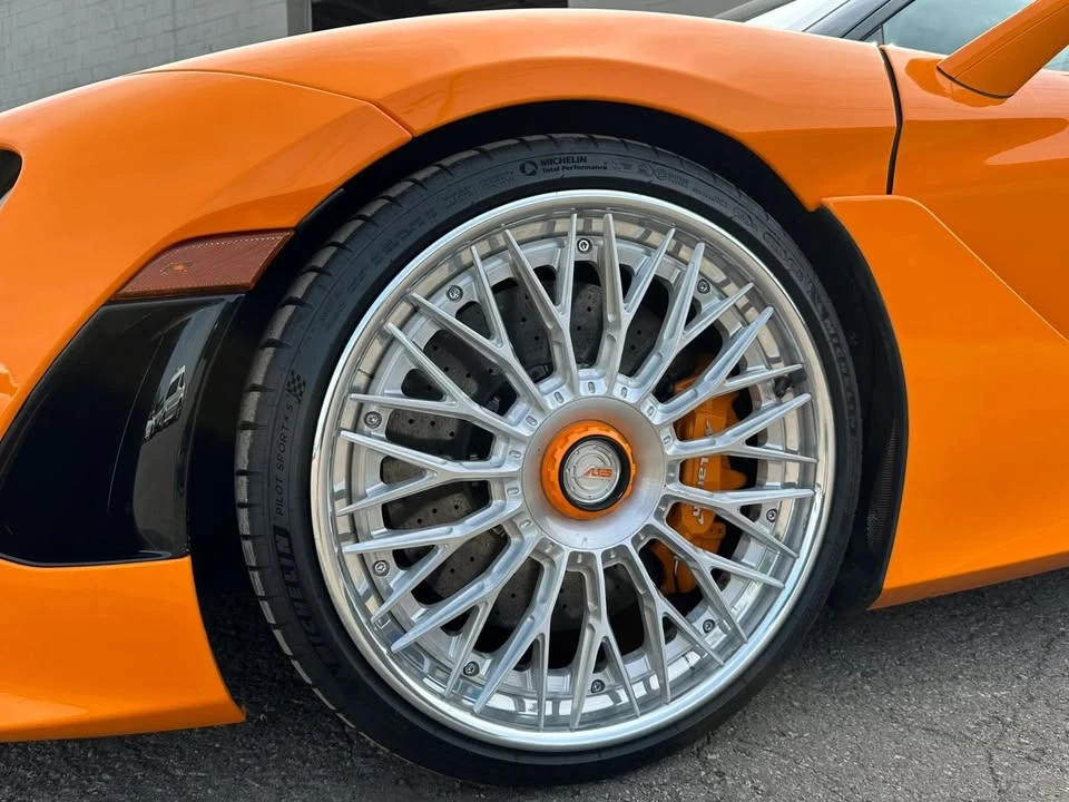 2025 McLaren 750S Coupe - Image 7 of 7