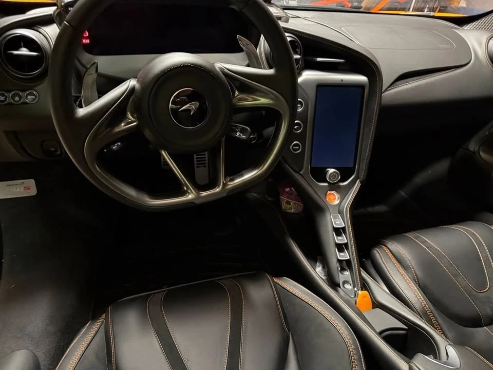 2025 McLaren 750S - Image 13 of 20