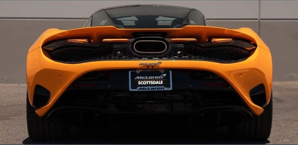2025 McLaren 750S - Image 19 of 20