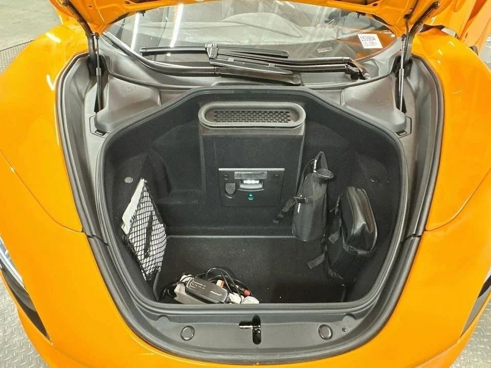 2025 McLaren 750S Coupe - Image 9 of 20