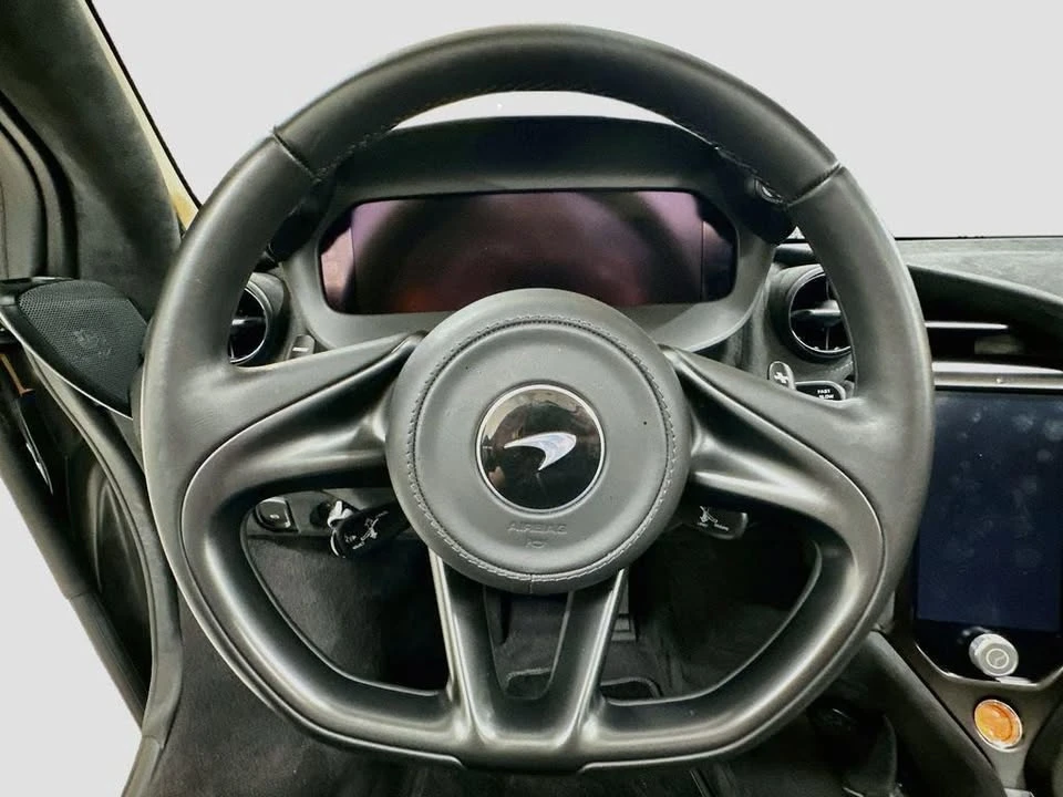 2025 McLaren 750S Coupe - Image 13 of 20