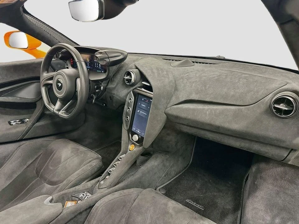 2025 McLaren 750S Coupe - Image 17 of 20