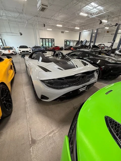 2025 McLaren 750S Spider - Image 5 of 9