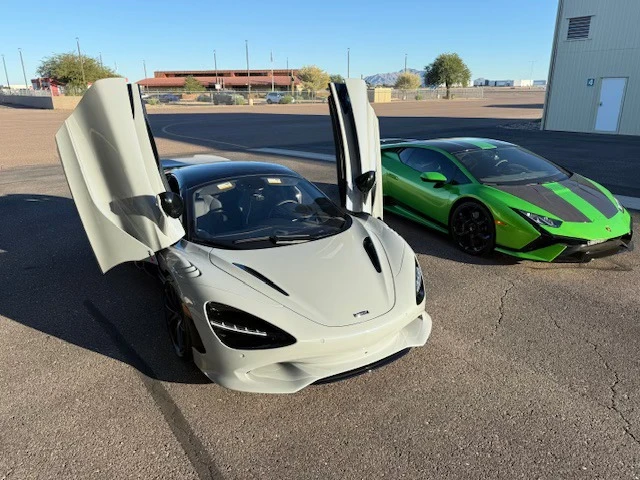 2025 McLaren 750S Spider - Image 8 of 9
