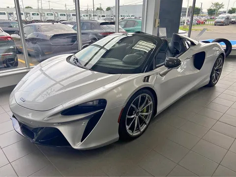 2025 McLaren Artura Spider