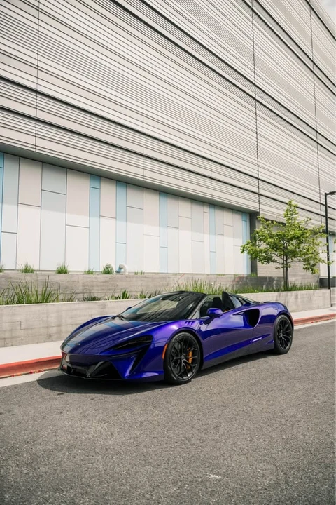 2025 McLaren Artura Spider - Image 7 of 7